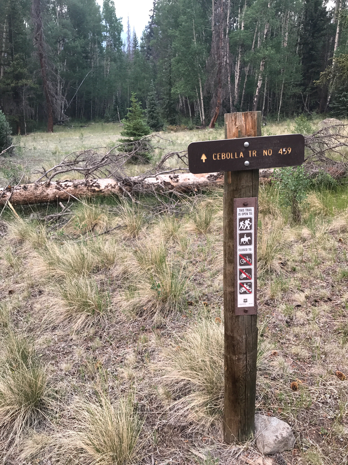 La Cebolla Trail sign